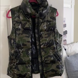 Aqua Bloomingdales Camo Vest size L